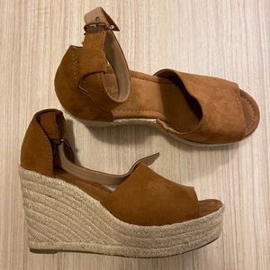 Target Chestnut Wedges 6.5